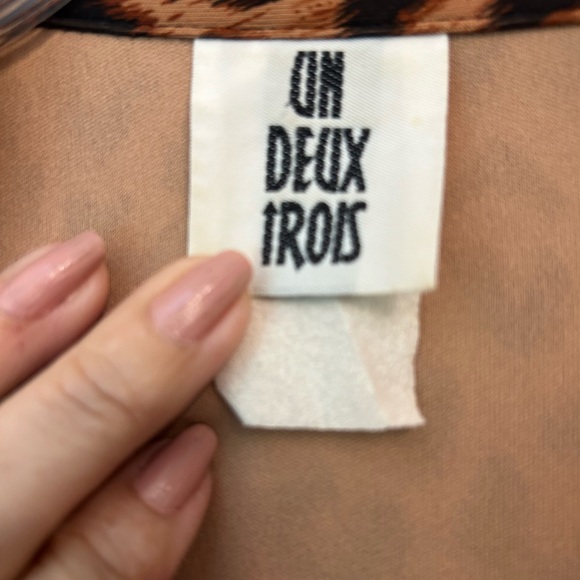 Leopard print button front turn back collar long sleeve Un Deux Trois blouse Sz6 - Picture 11 of 16